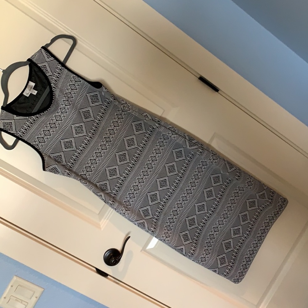 Black and White patterned sleeveless midi dress
